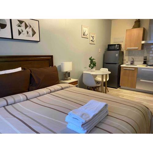 Amazing 1 bedroom with pool, gym and stunning view at heart of Makati