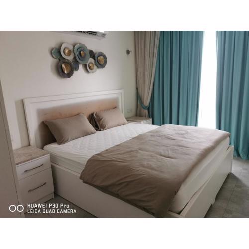 Amazing 2BR pent house flat with mountain view