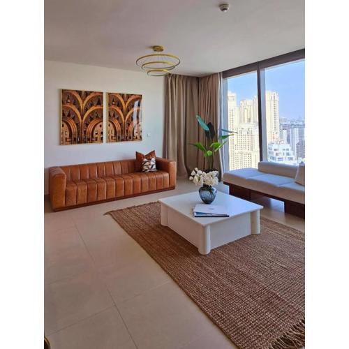 Amazing 4-bedroom Apartment