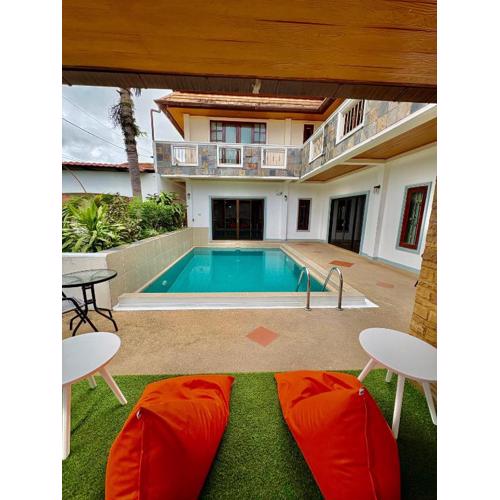 Amazing 4BR pool villa near beach Bangtao