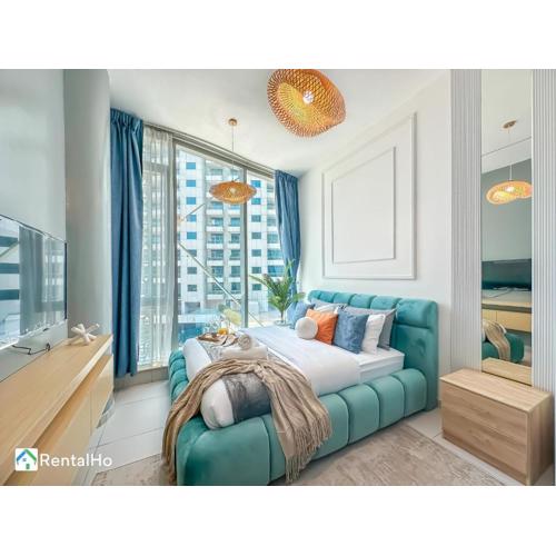 Amazing New Design Flat with Rooftop Pool in Dubai Marina 5 pax