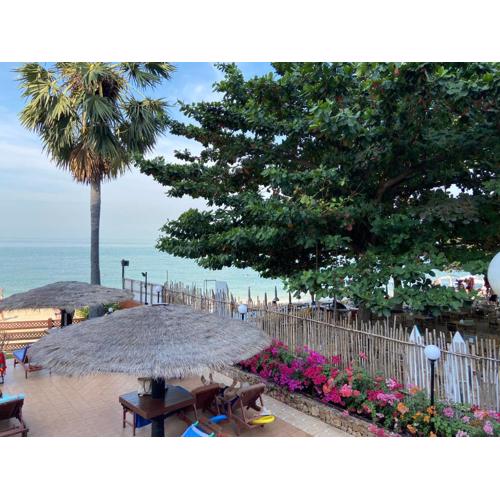 Amazing Spacious Seaview Condo