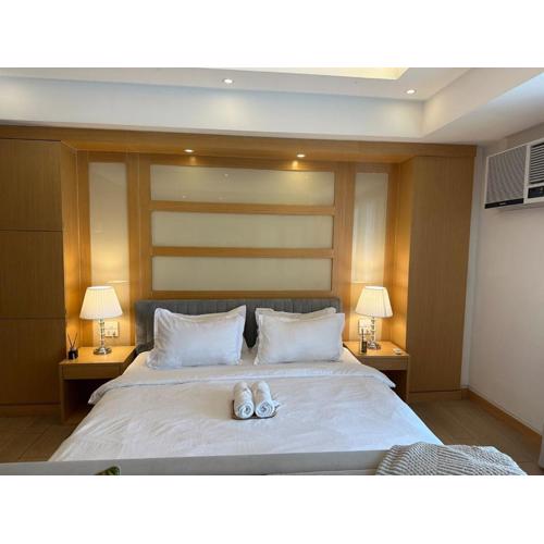 Amazing Sunrise Venice Grand Canal Balcony, Xbox Series X console with Game Pass Ultimate, FREE coffee, Pool, Gym & Sauna, 5 mins to BGC