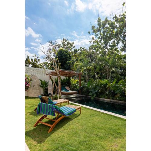 Amazing Villa close to Balangan beach with private pool and view