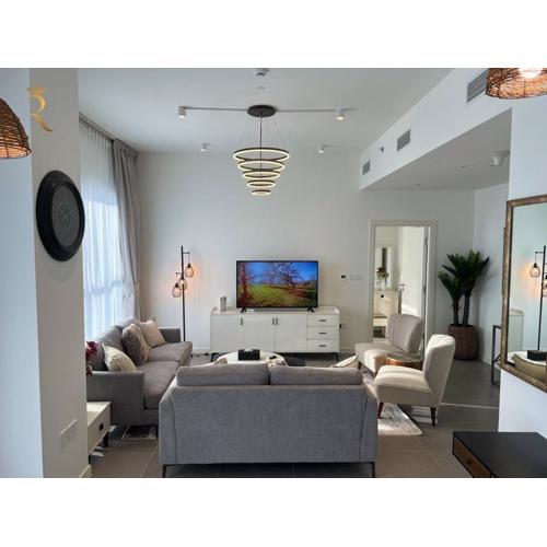 Americana Cove - Elegant 1BR Apartment in Al Reem Near Reem Mall