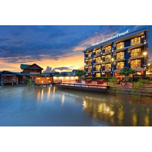 Amphawa Riverfront Hotel
