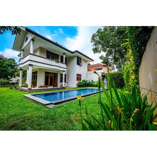 Andaru Graha Puspa For Family and Friends