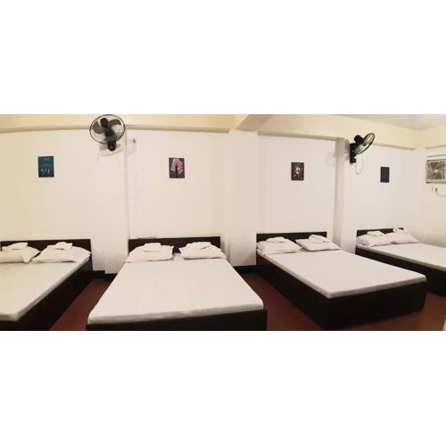 Angel & Marie's Basic ACroom for 4-8pax
