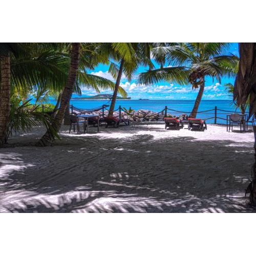 Anse Kerlan Beach Chalets