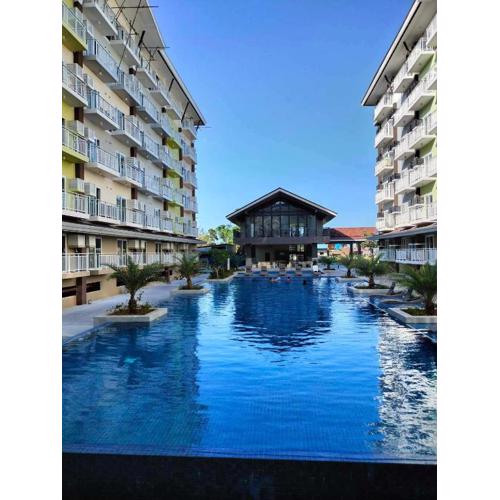 Anya and Carl's Comfy