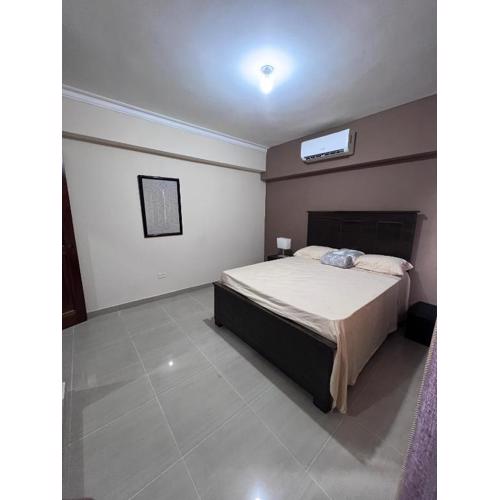 Apartamento Amplio en Arroyo Hondo