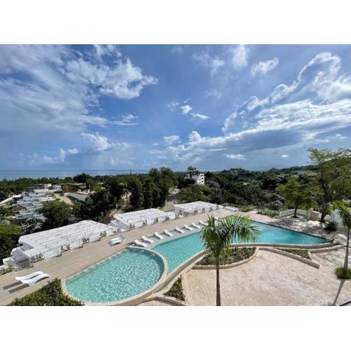 apartamento exclusivo con jacuzzi, piscina y vista al lago