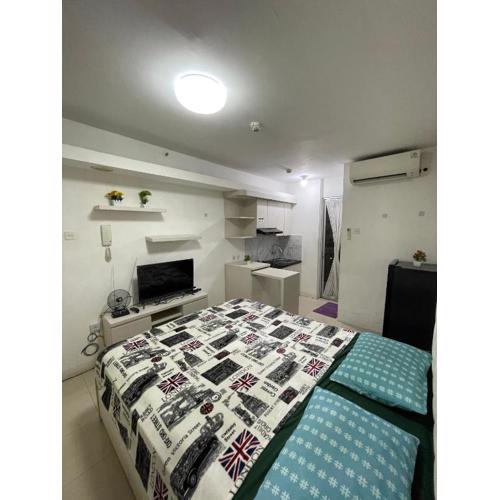 Apartemen Studio Nyaman Full-Furnish di Atas Mall Bassura