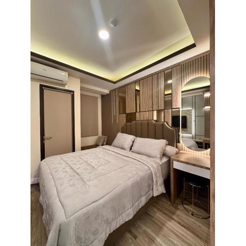 Apartement Trans Park Cibubur By Raya Property with Pool View & Netflix