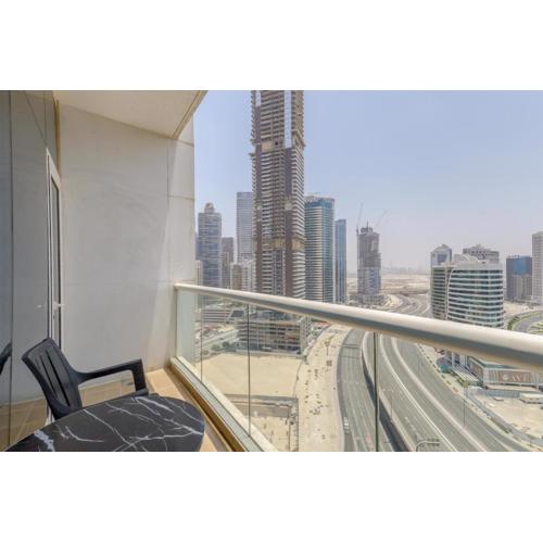 Apartment in Downtown 1B of 6beds female1of 8Beds male