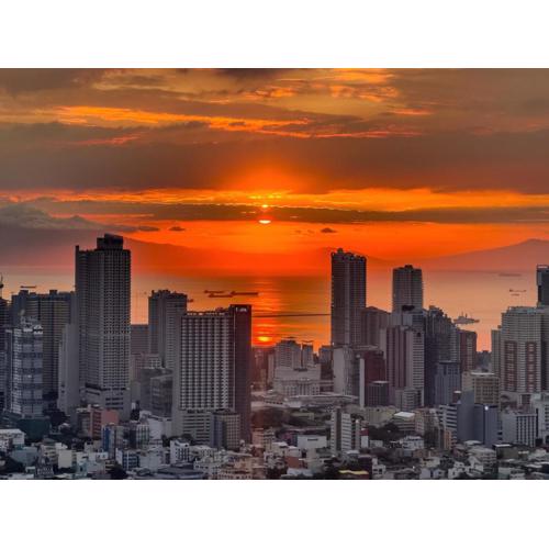 Apartment in Makati with Sea View and Best Sunset