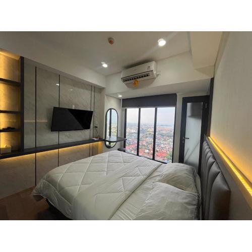 Apartment SeaView, Netflix, HighFloor