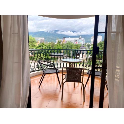 Apartment with mountain-view near nimman