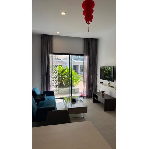 Apartment with pool access