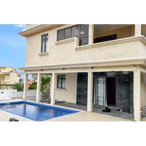 Apartment with Private Pool in Flic en Flac - 250 m²