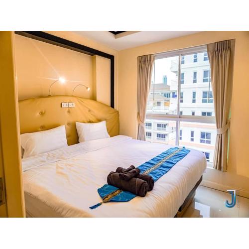 Appartement cosy avec vue piscine a Phra Tamnak