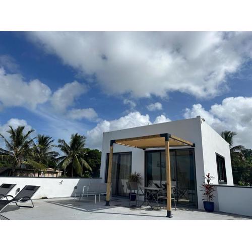 Appartement moderne face à la mer