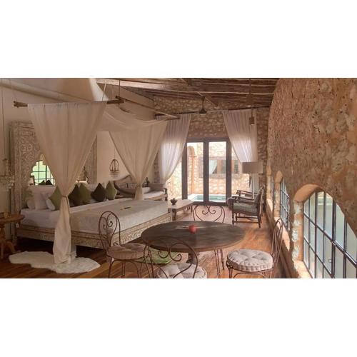 Apple by Toraja Bambu Uluwatu at Padang Padang Beach