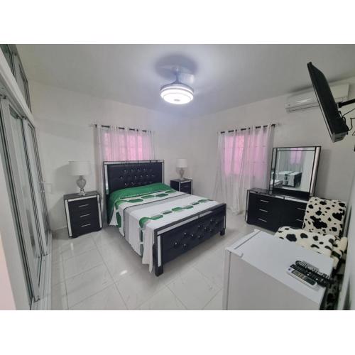 Apt moderno con balcón en área tranquila