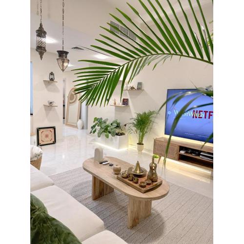 Arabian-Inspired 1BR - Polo Residence Near Burj