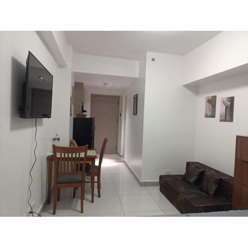 Arc Tower Condominium 1817