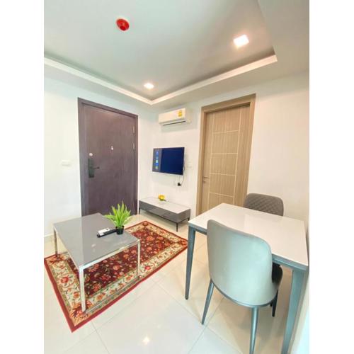 Arcadia Continental Comfort Room