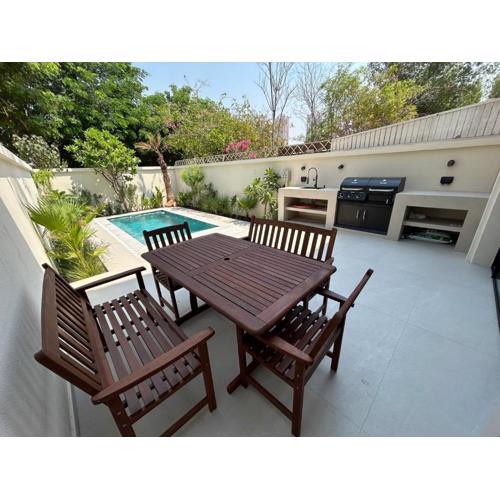 Architect Designed house 2 BR with Private Pool