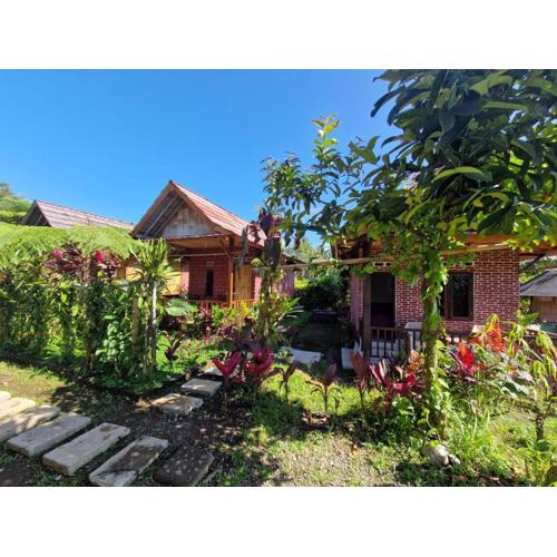 Ariel Bungalow Tetebatu