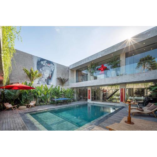 Artistic 4BD Villa with Private Pool & Jungle Vibes