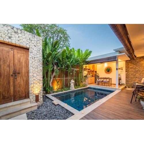 Arts Cherry Villa Dua Two-Bedroom with Private Pool Kuta