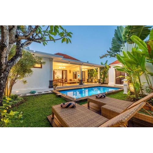 Arts Heliconia Villa Two-Bedroom Private Pool Kuta