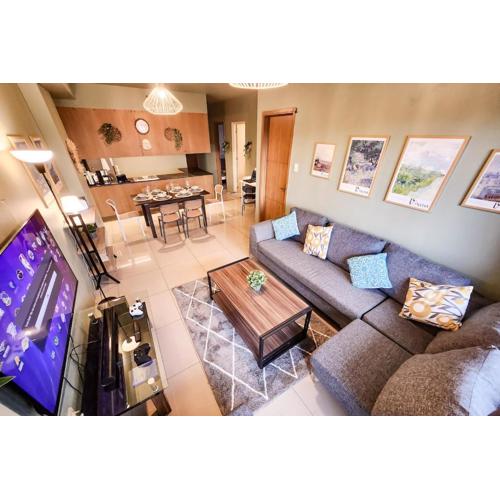 Artsy 110sqm 2br in MOA 200mbps Wifi XBOX Printer