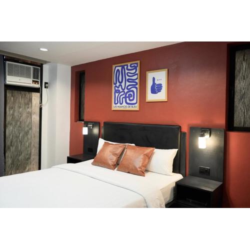 Artsy Central Loft 1BR, 24-7Concierge, Balcony