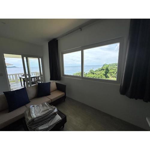 Assaly Villa - Breathtaking Ocean View with private beach