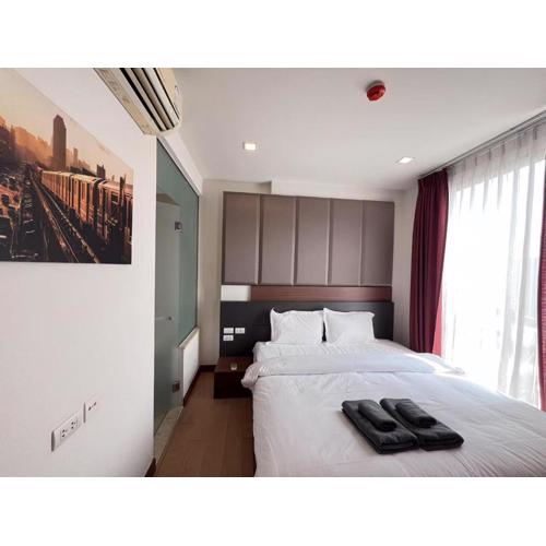 Astra changklan road 清迈市区Astra 豪华公寓两卧室 毗邻香格里拉大酒店 步行可至长康路夜市 位于市中心 健身房 泳池