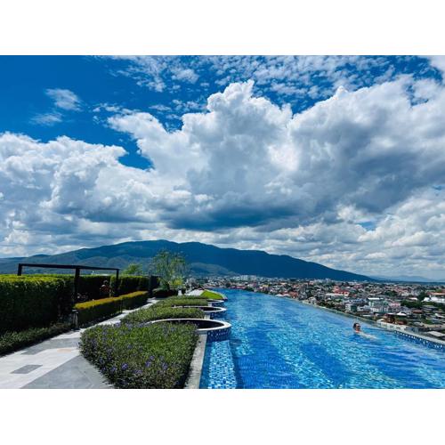 Astra Sky River Luxury 2Bedroom Family Suite with Infinity Pool, Near Old Town