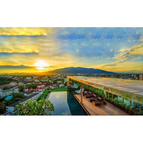 Astra Suites Night Bazaar