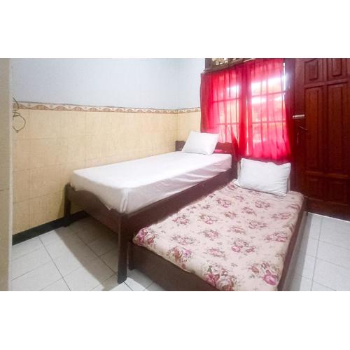 Astri Homestay Carkranegara Mataram Mitra RedDoorz