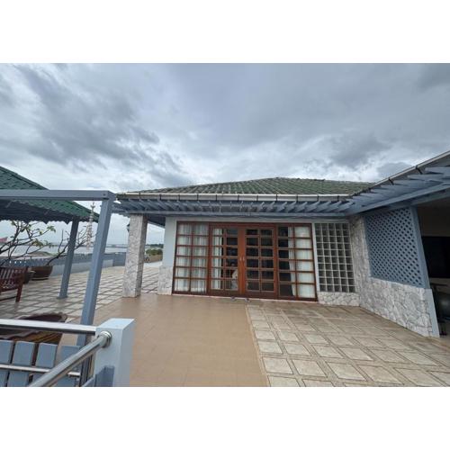 At home Sriracha Sea view