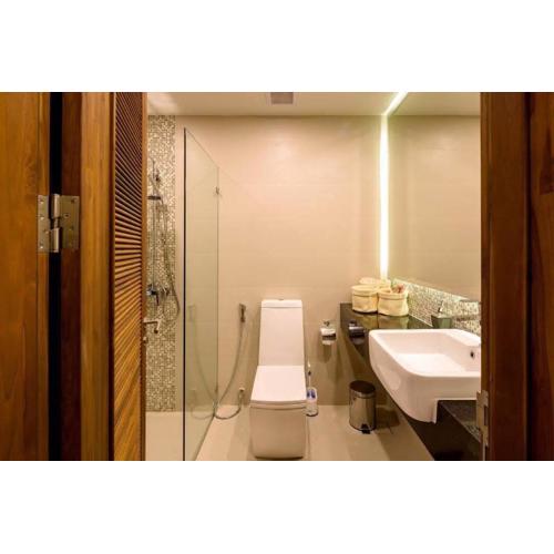 At the tree by fatimah R315