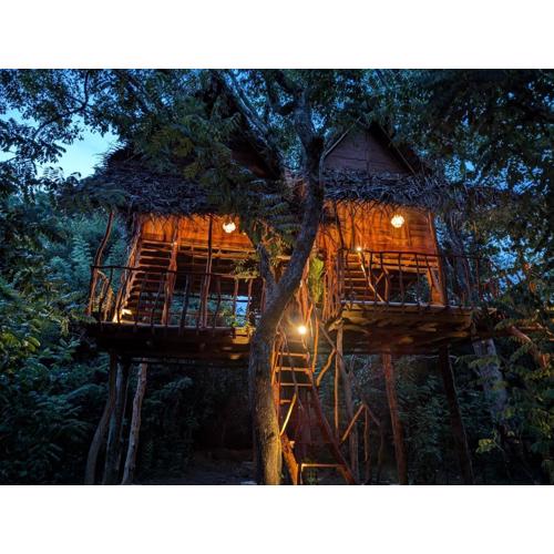 Atha Tree House