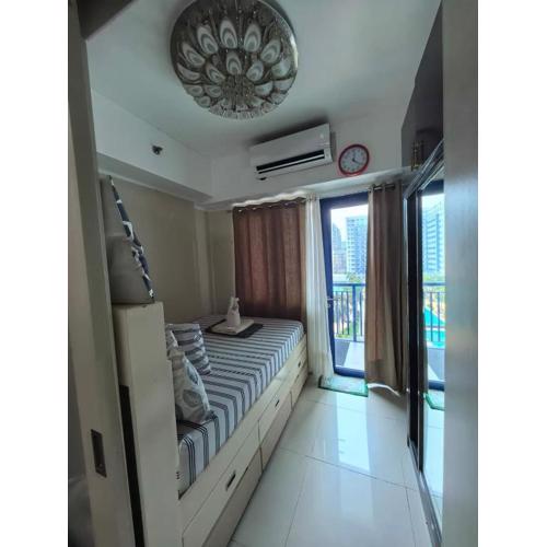 Athalia's Pad at Sea Residences