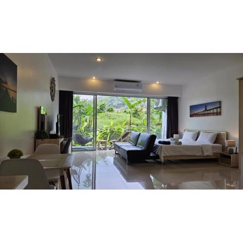 AtKaronWithChadaB210