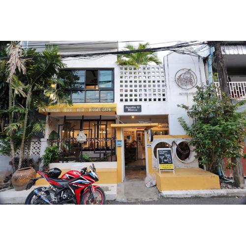 Auntie & Niece PHUKET