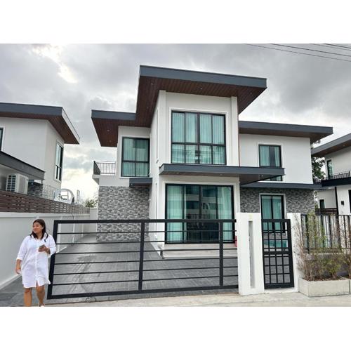 Auqa Pool Villa by DRH